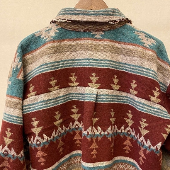 La Miel Size Small Aztec Shacket Western Shirt Jacket Frayed Hems Cowgirl - Picture 12 of 16
